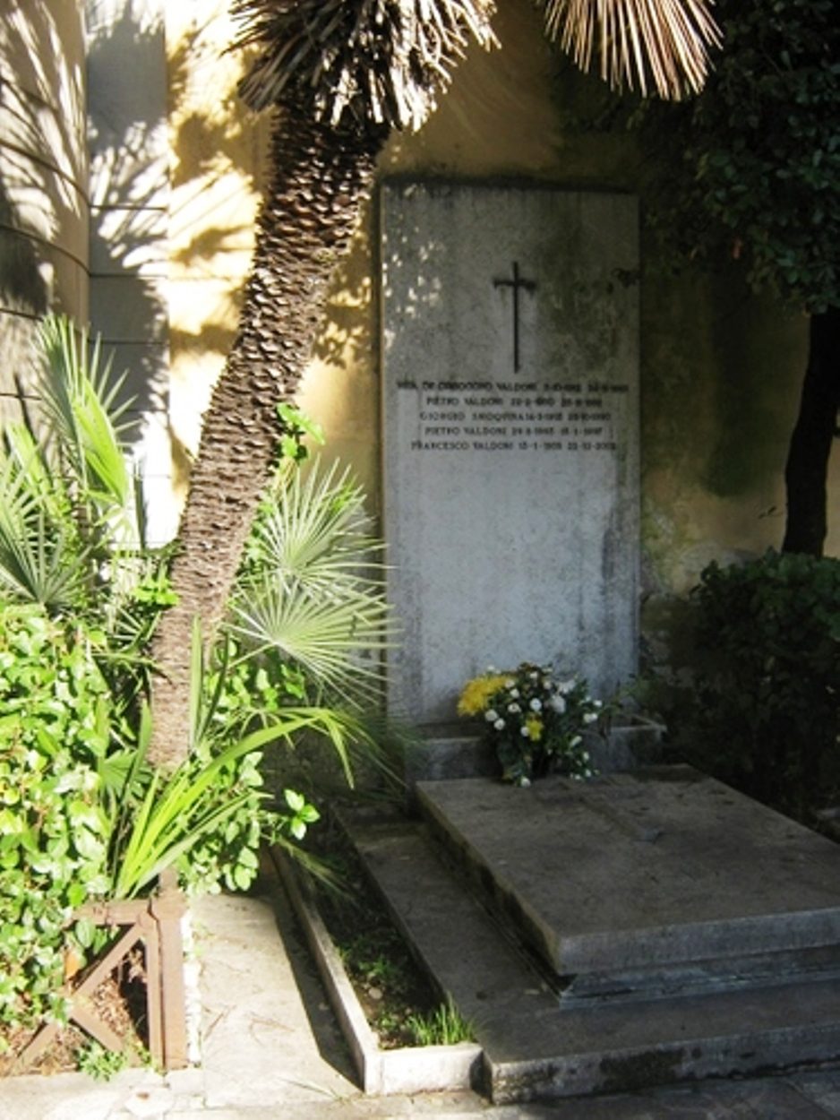 Pietro Valdoni's tomb,Rome (2).jpg